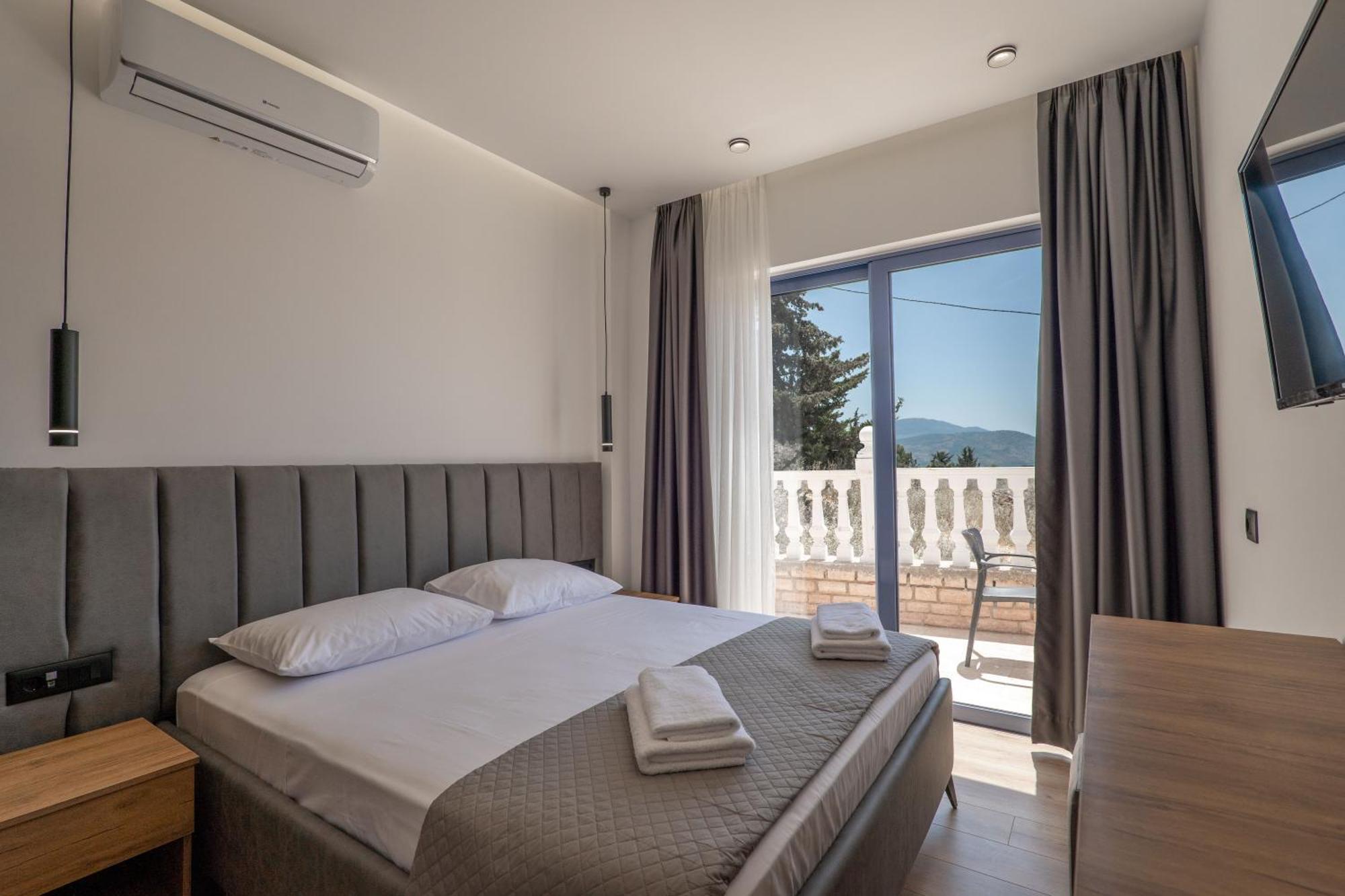Keos Hotel Sarandë Exterior foto